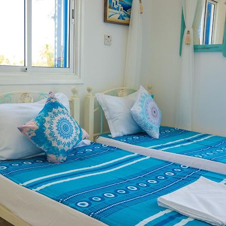 Greek Island Style 2 Bedroom Villa With Pool Next To The Sea Lárnaca Exterior foto
