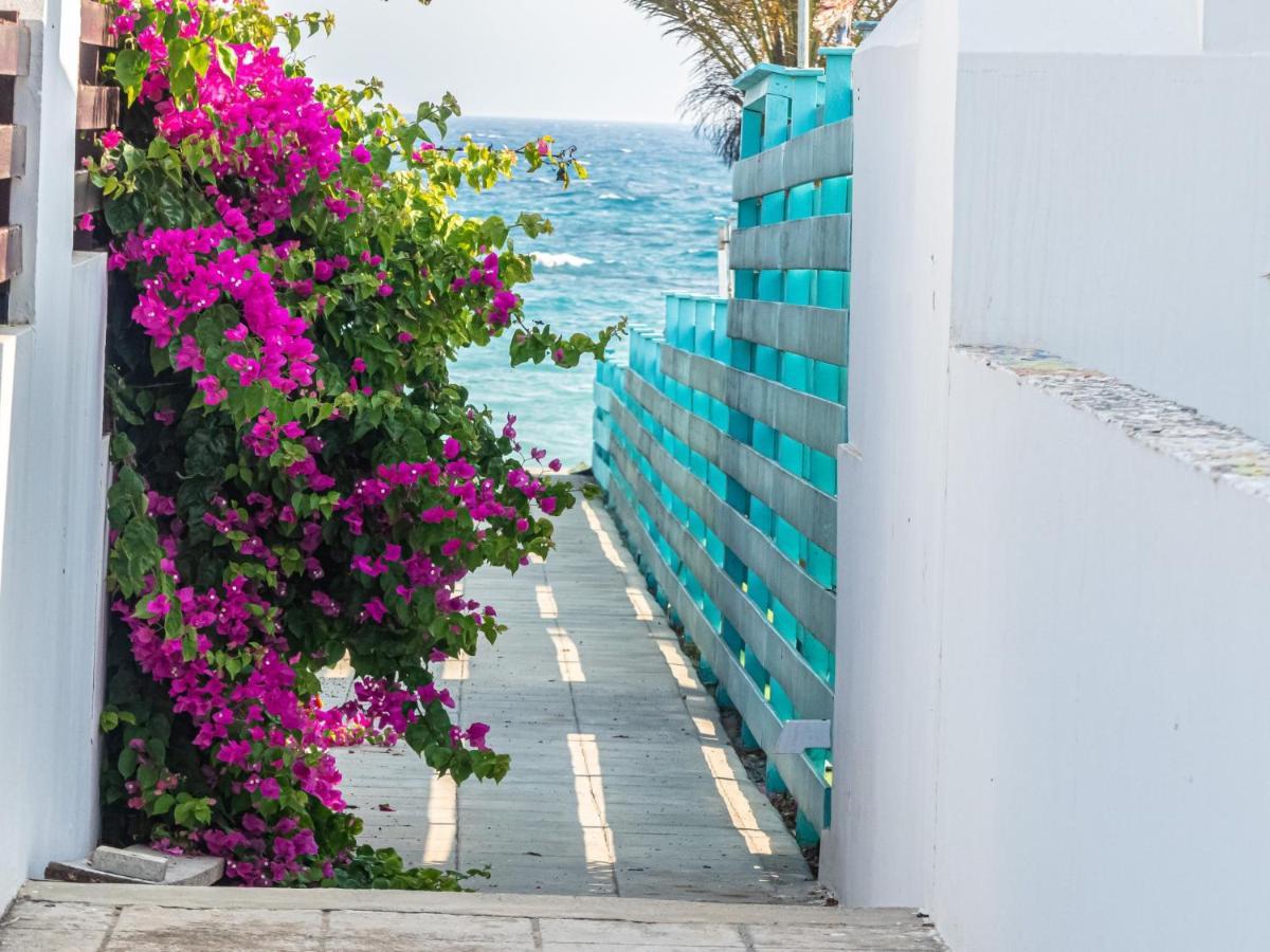 Greek Island Style 2 Bedroom Villa With Pool Next To The Sea Lárnaca Exterior foto