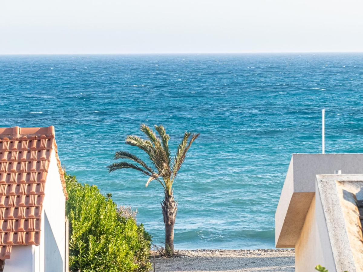 Greek Island Style 2 Bedroom Villa With Pool Next To The Sea Lárnaca Exterior foto