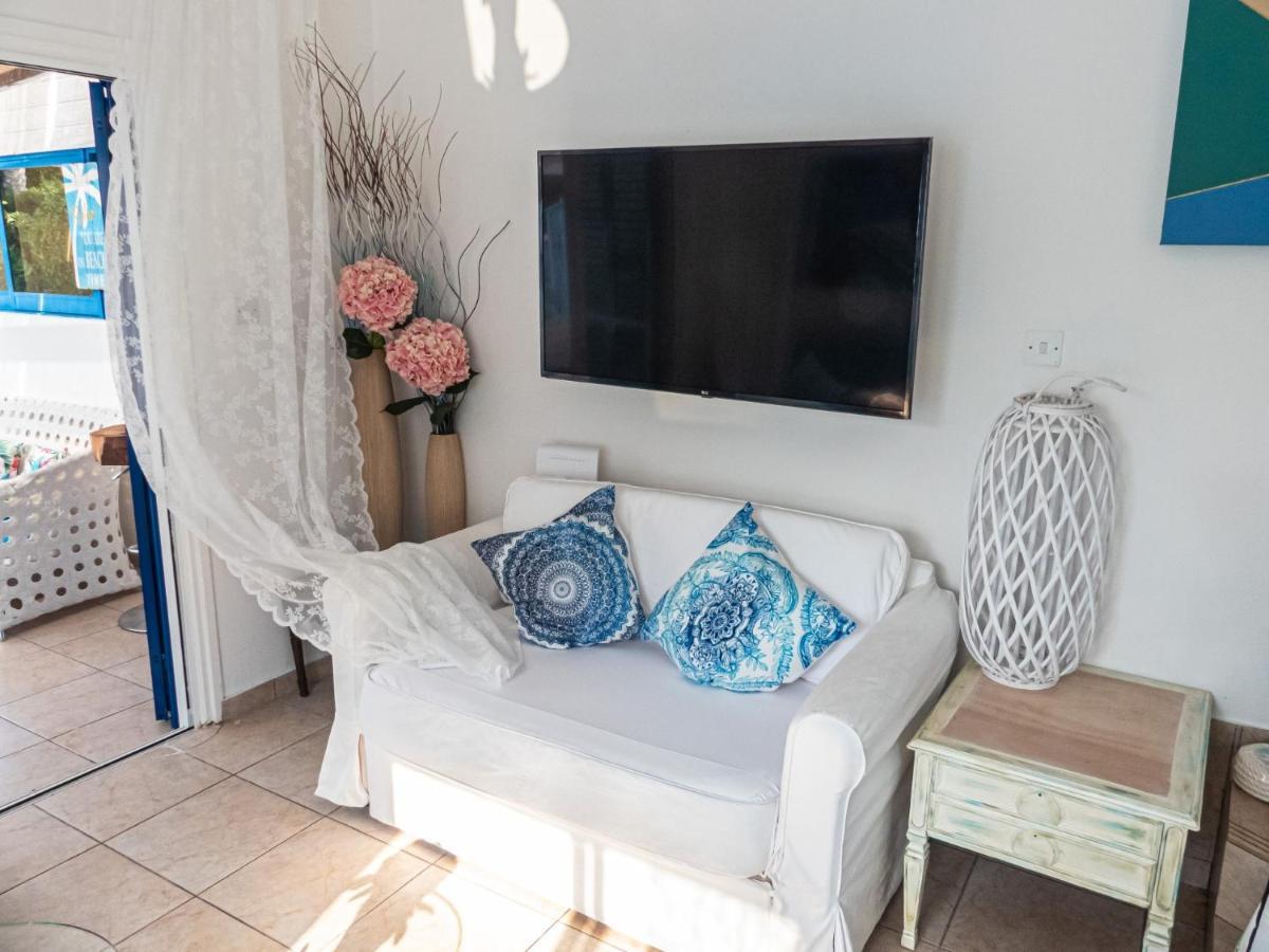 Greek Island Style 2 Bedroom Villa With Pool Next To The Sea Lárnaca Exterior foto